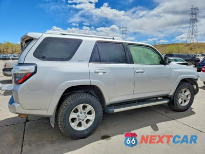 Trzecie zdjęcie samochodu z tyłu: 2016 TOYOTA 4RUNNER SR5 PREMIUM VIN:JTEBU5JR7G5345896 - miniatura