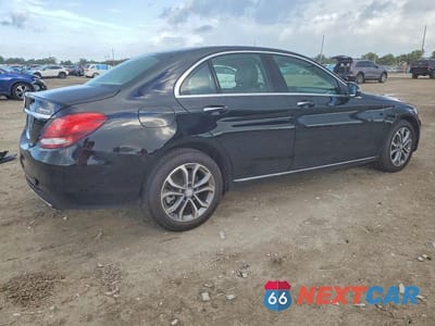 Trzecie zdjęcie samochodu z tyłu: 2017 MERCEDES-BENZ C 300 4MATIC VIN:55SWF4KB9HU202443 - miniatura