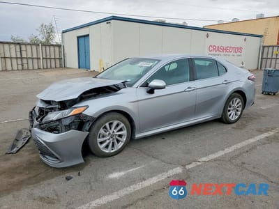 2021 TOYOTA CAMRY LE 4T1C11AK0MU595961 - główne zdjęcie licytacji z USA - miniatura