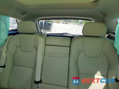 Zdjęcie 10 z 13 samochodu: 2020 VOLVO XC60 T5 MOMENTUM VIN:YV4102DK0L1488566 - miniatura