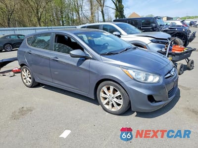 Czwarte zdjęcie samochodu z boku: 2012 HYUNDAI ACCENT SE VIN:KMHCU5AEXCU041267 - miniatura