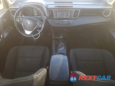 Zdjęcie 8 z 13 samochodu: 2018 TOYOTA RAV4 XLE VIN:JTMWFREV8JD128112 - miniatura