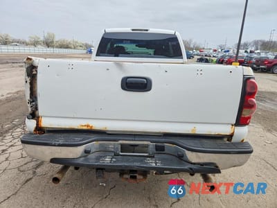 Zdjęcie 6 z 12 samochodu: 2007 CHEVROLET SILVERADO K2500 HEAVY DUTY VIN:1GCHK29U07E130842 - miniatura