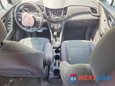 Zdjęcie 8 z 13 samochodu: 2019 CHEVROLET TRAX LS VIN:3GNCJKSB1KL176850 - miniatura