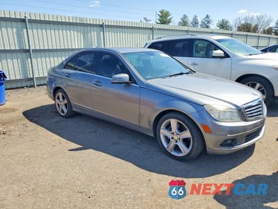 Czwarte zdjęcie samochodu z boku: 2011 MERCEDES-BENZ C 300 4MATIC VIN:WDDGF8BB5BF538581 - miniatura