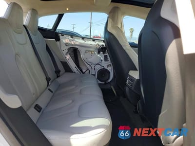 Zdjęcie 10 z 13 samochodu: 2015 TESLA MODEL S VIN:5YJSA1E28FF107426 - miniatura