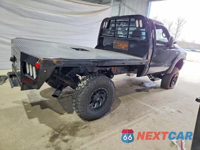 Trzecie zdjęcie samochodu z tyłu: 2000 FORD F250 SUPER DUTY VIN:1FTNF21L3YEC02239 - miniatura