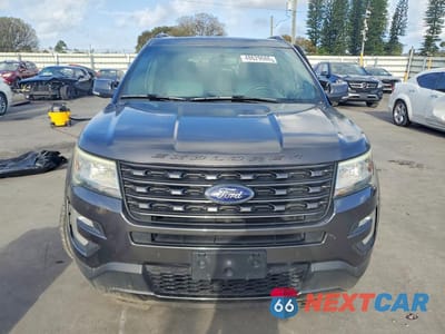 Piąte zdjęcie samochodu w środku: 2017 FORD EXPLORER XLT VIN:1FM5K7D89HGA67249 - miniatura