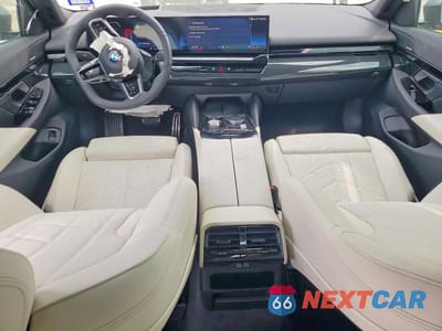 Zdjęcie 8 z 12 samochodu: 2026 BMW 530 I VIN:WBA43FJ06TCV41290 - miniatura