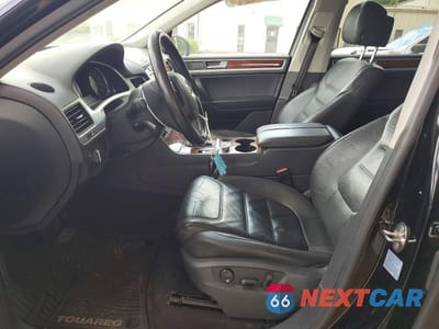 Zdjęcie 7 z 12 samochodu: 2013 VOLKSWAGEN TOUAREG V6 VIN:WVGEF9BP0DD006555 - miniatura