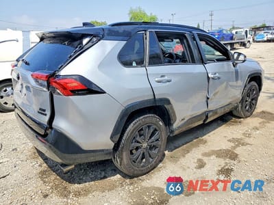 Trzecie zdjęcie samochodu z tyłu: 2024 TOYOTA RAV4 XSE VIN:JTME6RFV8RJ061504 - miniatura