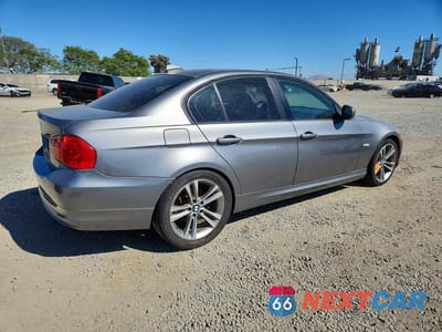Trzecie zdjęcie samochodu z tyłu: 2010 BMW 328 I SULEV VIN:WBAPH5G53ANM36641 - miniatura