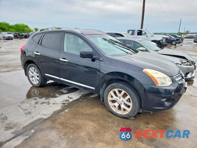 Czwarte zdjęcie samochodu z boku: 2012 NISSAN ROGUE S VIN:JN8AS5MT8CW276996 - miniatura