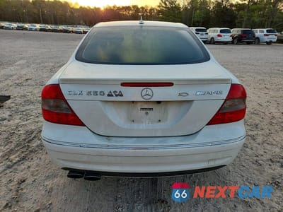 Zdjęcie 6 z 11 samochodu: 2007 MERCEDES-BENZ CLK 550 VIN:WDBTJ72H57F218852 - miniatura