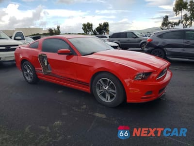 Czwarte zdjęcie samochodu z boku: 2014 FORD MUSTANG VIN:1ZVBP8AM2E5210806 - miniatura