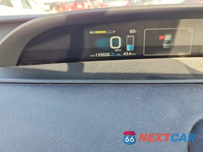 Zdjęcie 9 z 12 samochodu: 2016 TOYOTA PRIUS TWO VIN:JTDKBRFU3G3016557 - miniatura