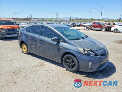 Czwarte zdjęcie samochodu z boku: 2013 TOYOTA PRIUS TWO VIN:JTDKN3DU0D5653316 - miniatura