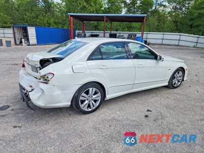 Trzecie zdjęcie samochodu z tyłu: 2012 MERCEDES-BENZ E 350 BLUETEC VIN:WDDHF2EB4CA547462 - miniatura