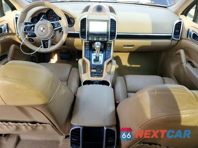 Zdjęcie 8 z 14 samochodu: 2016 PORSCHE CAYENNE VIN:WP1AA2A27GKA11197 - miniatura