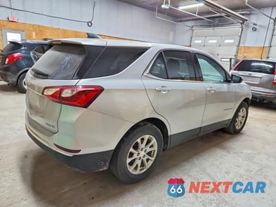 Trzecie zdjęcie samochodu z tyłu: 2019 CHEVROLET EQUINOX LT VIN:2GNAXUEV0K6115307 - miniatura
