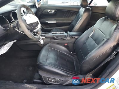 Zdjęcie 7 z 12 samochodu: 2018 FORD MUSTANG VIN:1FATP8UH6J5133444 - miniatura