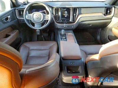 Zdjęcie 8 z 13 samochodu: 2022 VOLVO XC60 B5 MOMENTUM VIN:YV4L12RK3N1965461 - miniatura