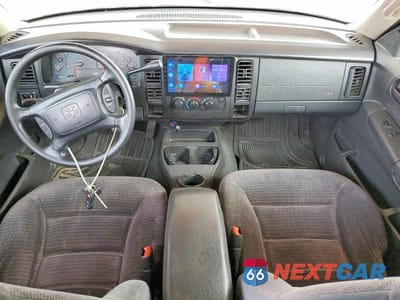 Zdjęcie 8 z 12 samochodu: 2003 DODGE DAKOTA QUAD SLT VIN:1D7HL48N43S133988 - miniatura