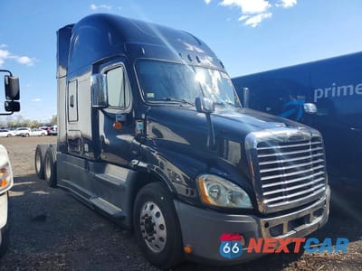 2016 FREIGLINER CASCADIA 125 3AKJGLD58GSHE4618 - główne zdjęcie licytacji z USA - miniatura
