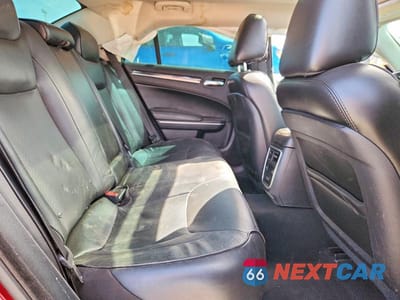 Zdjęcie 10 z 13 samochodu: 2019 CHRYSLER 300 LIMITED VIN:2C3CCAEG7KH568541 - miniatura