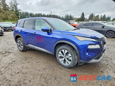 Czwarte zdjęcie samochodu z boku: 2021 NISSAN ROGUE SV VIN:5N1AT3BB6MC752569 - miniatura