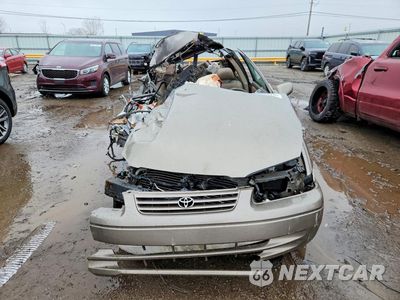 Piąte zdjęcie samochodu w środku: 1999 TOYOTA CAMRY XLE VIN:4T1BG28K6XU890251 - miniatura