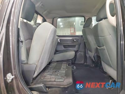 Zdjęcie 10 z 13 samochodu: 2018 RAM 3500 BIG HORN 4WD 6.4L V8 VIN:3C63R3DJ6JG214597 - miniatura