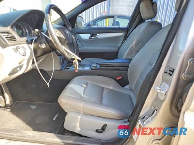 Zdjęcie 7 z 12 samochodu: 2008 MERCEDES-BENZ C 300 VIN:WDDGF54XX8F067091 - miniatura