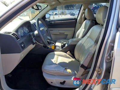 Zdjęcie 7 z 11 samochodu: 2006 CHRYSLER 300 TOURING VIN:2C3KA53G56H116380 - miniatura