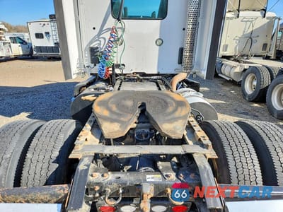 Zdjęcie 6 z 10 samochodu: 2016 KENWORTH T680 SEMI TRUCK VIN:1XKYA48X7GJ496707 - miniatura