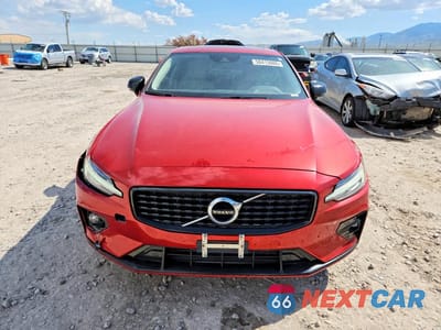 Piąte zdjęcie samochodu w środku: 2021 VOLVO S60 T5 MOMENTUM VIN:7JR102TZ5MG103620 - miniatura