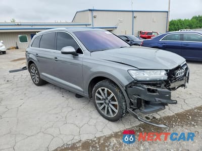 Czwarte zdjęcie samochodu z boku: 2017 AUDI Q7 PRESTIGE VIN:WA1VAAF73HD028998 - miniatura