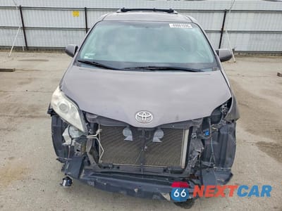 Piąte zdjęcie samochodu w środku: 2015 TOYOTA SIENNA XLE PREMIUM 8-PASSENGER VIN:5TDYK3DC0FS584022 - miniatura