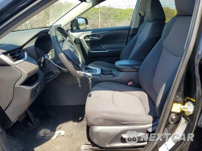 Zdjęcie 7 z 13 samochodu: 2019 TOYOTA RAV4 XLE VIN:2T3P1RFV1KW050858 - miniatura