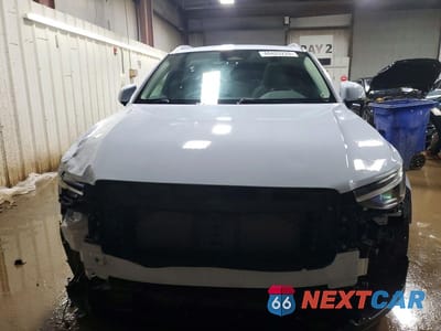 Piąte zdjęcie samochodu w środku: 2024 VOLVO XC40 PLUS VIN:YV4L12UE1R2295782 - miniatura