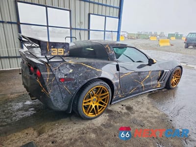 Trzecie zdjęcie samochodu z tyłu: 2010 CHEVROLET CORVETTE GRAND SPORT VIN:1G1YW2DW3A5105284 - miniatura