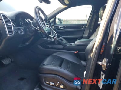 Zdjęcie 7 z 13 samochodu: 2020 PORSCHE CAYENNE VIN:WP1AA2AY7LDA08867 - miniatura