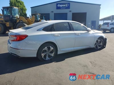 Trzecie zdjęcie samochodu z tyłu: 2018 HONDA ACCORD EX VIN:1HGCV1F44JA141505 - miniatura