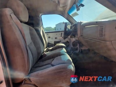 Zdjęcie 10 z 12 samochodu: 2003 CHEVROLET SILVERADO K2500 HEAVY DUTY VIN:1GCHK29173E309721 - miniatura