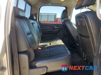 Zdjęcie 10 z 13 samochodu: 2007 GMC NEW SIERRA DENALI VIN:2GTEK638471689155 - miniatura