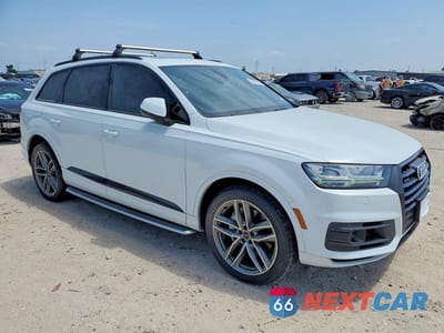 Czwarte zdjęcie samochodu z boku: 2018 AUDI Q7 PRESTIGE VIN:WA1VAAF78JD014794 - miniatura