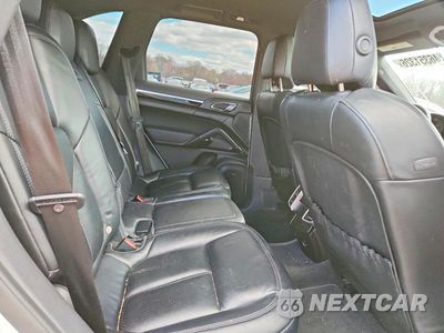 Zdjęcie 10 z 12 samochodu: 2017 PORSCHE CAYENNE VIN:WP1AA2A25HKA90791 - miniatura