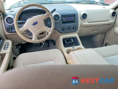 Zdjęcie 8 z 13 samochodu: 2003 FORD EXPEDITION XLT VIN:1FMFU15L43LB36461 - miniatura