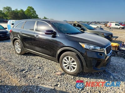 Czwarte zdjęcie samochodu z boku: 2019 KIA SORENTO L VIN:5XYPG4A33KG578066 - miniatura