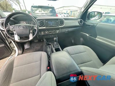 Zdjęcie 9 z 14 samochodu: 2019 TOYOTA TACOMA SR5 V6 VIN:3TMCZ5AN5KM198679 - miniatura